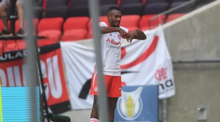 No Maracanã: camisa 8 balançou as redes em cobrança de pênalti (Foto: Ricardo Duarte/Flickr do Internacional/Divulgação)