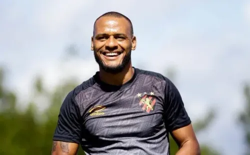 Patric quer uma vaga na Copa Sul-Americana. Foto: Anderson Stevens/Sport Clube do Recife