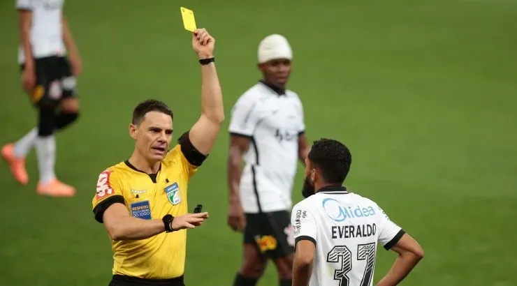 Everaldo não foi bem no Timão - Foto: Marcello Zambrana/AGIF.