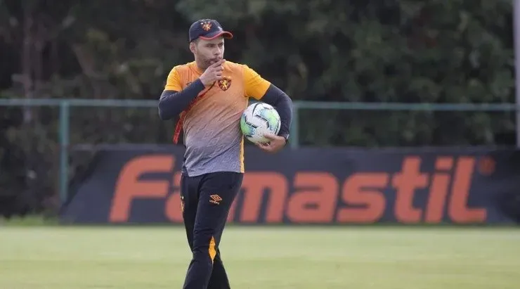 Jair Ventura exalta permanência do Sport na Série A. Foto: Anderson Stevens