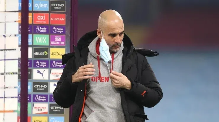 Guardiola mudou sua postura de acordo com Gabriel Jesus. Foto: Getty Images/pool