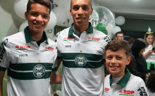 Miranda comemorou aniversário do filho no Couto Pereira em 2020 (Foto: Divulgação/Coritiba)