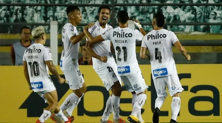 Comemoração de gol do time do Santos (Foto: Getty Images)