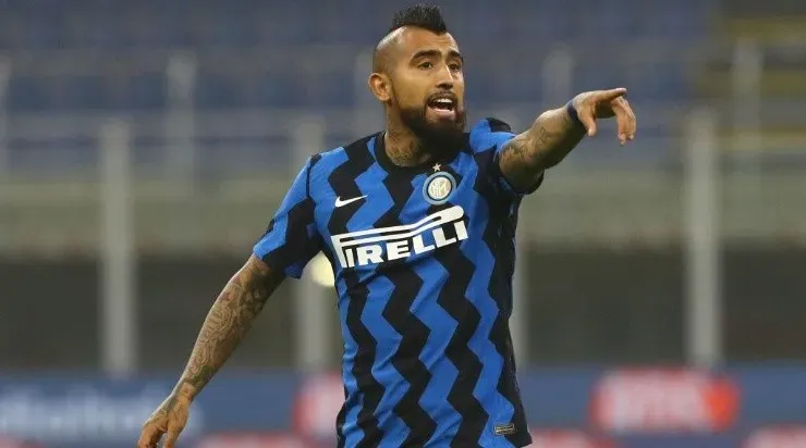 Arturo Vidal é mais um que integra a Nação Rubro-Negra. Meia sonha em vestir o manto sagrado do Mengão – Foto: Getty Images -Milan, Italy. (Photo by Marco Luzzani)