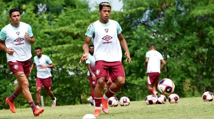 Jogadores do Fluminense se preparam para o Fla-Flu (Foto: Reprodução/Twitter/Fluminense)