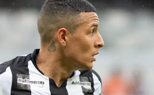 Arana: bem visto por Sampaoli (Foto: Fernando Moreno/AGIF)