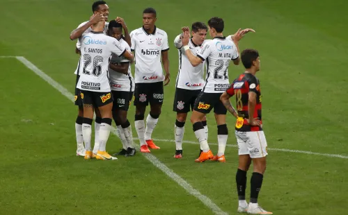 Corinthians em campo pelo Brasileirão 2020. (Foto: Getty Images)