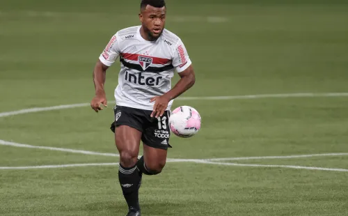 Volante Luan renovou com o São Paulo por mais uma temporada (Foto:Marcello Zambrana/AGIF)