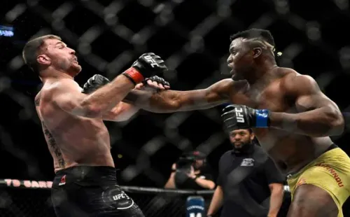 Stipe Miocic e Francis Ngannou no primeiro duelo em 2018. (Foto: Getty Images)