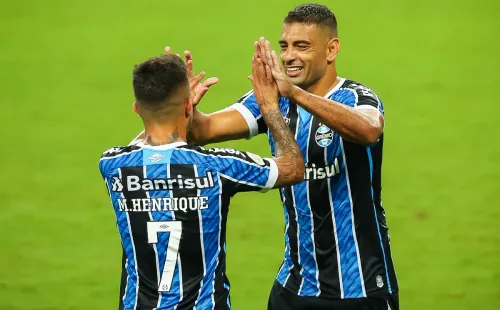 Comemoração de jogadores do Grêmio. Foto: AGIF