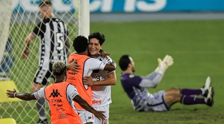 Cano fez 24 gols em 54 jogos no clube carioca - Foto: Thiago Ribeiro/AGIF.