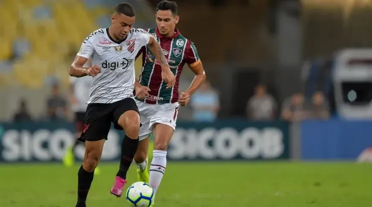 Thonny Anderson: último lugar onde teve espaço foi no Athletico (Foto: Thiago Ribeiro/AGIF)