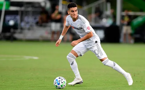 Atuesta não quer renovar com Los Angeles e Palmeiras tenta trazê-lo nesta janela (Foto: Emilee Chinn/Getty Images USA)