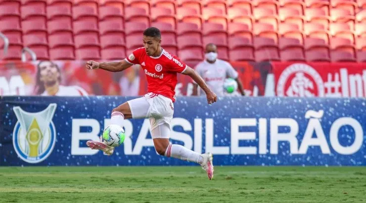 Caio Vidal deve ganhar a vaga no ataque - Foto: Fernando Alves/AGIF.