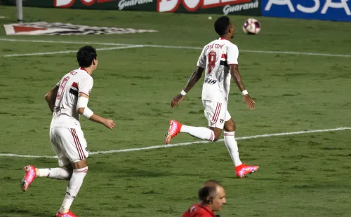 Tchê Tchê comemorando gol pelo São Paulo no Paulistão. (Foto: AGIF)