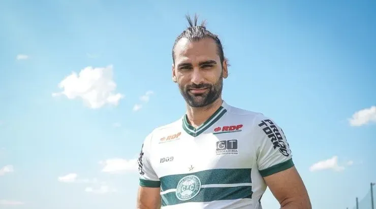 Léo Gamalho foi o destaque do Coritiba contra o Operário. Foto: Divulgação Coritiba