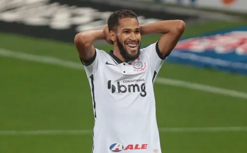 Everaldo está sem espaço no Corinthians e aguarda propostas (Foto:Marcello Zambrana/AGIF)