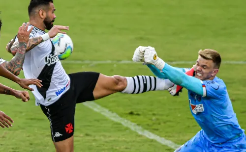 Douglas perdeu moral com Dado Cavalcanti e Bahia quer novo goleiro no mercado (Foto: Thiago Ribeiro/AGIF)