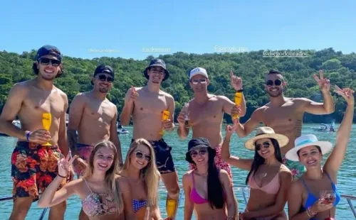 Dourado, Heitor e Nonato: em aglomeração em SC (Foto: Reprodução/Instagram)
