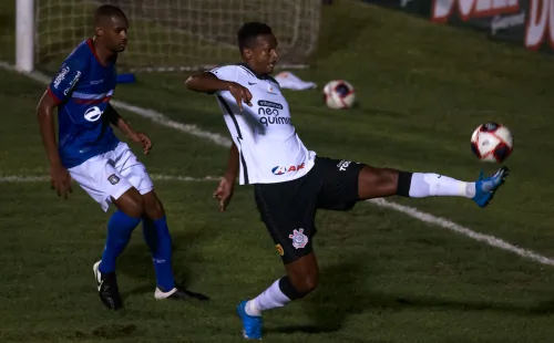 Corinthians em campo pelo Paulistão. (Foto: AGIF)