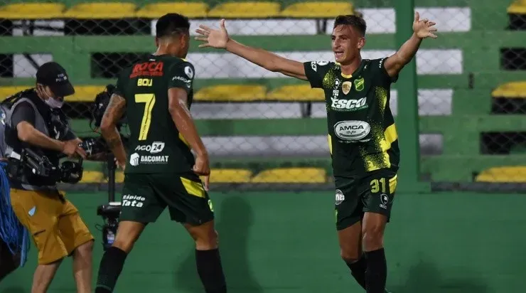 Jogadores do Defensa y Justicia comemoram gol (Foto: Getty Images)