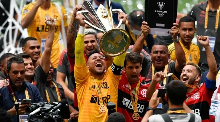 Goleiro foi muito importante na conquista - Foto: Mateus Bonomi/AGIF.