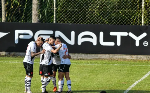 Vasco comemorando gol. (Foto: AGIF)