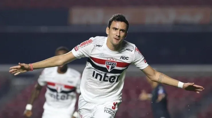 Pablo vem se reencontrando com Crespo no São Paulo. Foto: Rubens Chir