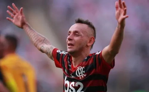 Rafinha foi destaque no Flamengo de Jesus em 2019/20 com 5 títulos na bagagem (Foto:Manuel Velasquez/Getty Images)