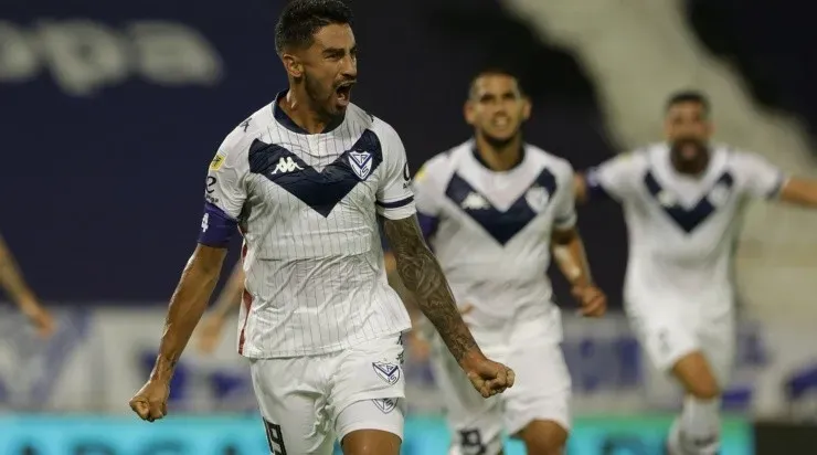 Jogadores do Vélez Sarsfield comemoram gol (Foto: Getty Images)