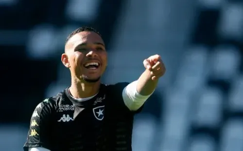 Luiz Fernando tem contrato no Botafogo até o fim de 2021 e não foi inscrito pelo Grêmio na Sula (Foto: Vitor Silva/Botafogo)