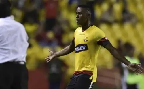 Barcelona em campo pelo campeonato nacional. (Foto: Getty Images)