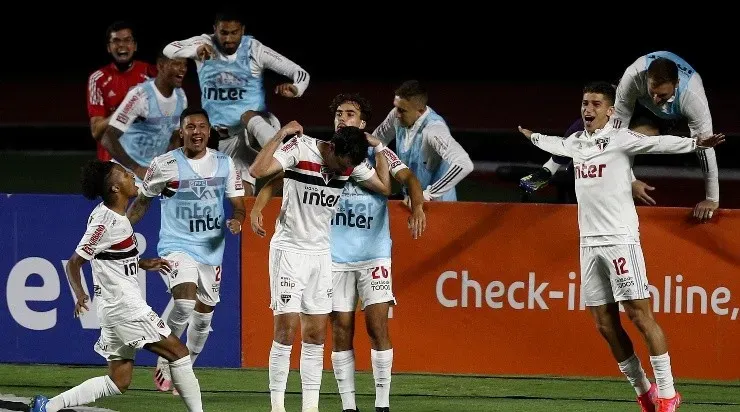 Jogadores do São Paulo comemoram gol (Foto: Getty Images)