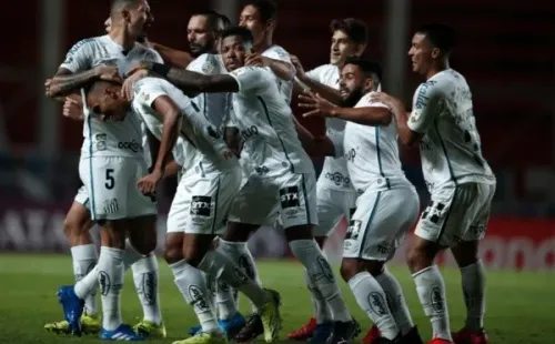 Jogadores do Santos comemoram gol. Foto: Getty Images