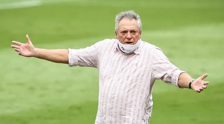 Abel foi considerado o melhor treinador do Brasileirão - Foto: Pedro H. Tesch/AGIF.