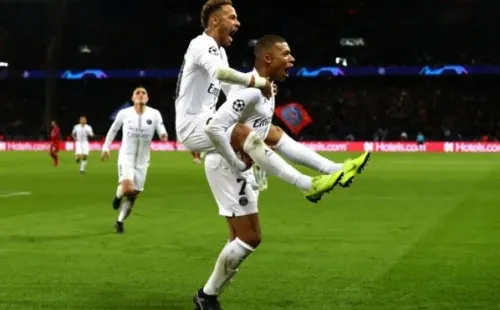Neymar e Mbappé, do PSG, comemoram gol. Foto: Getty Images