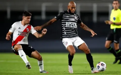 Junior de Barranquilla em partida contra o River Plate. Foto: Getty Images