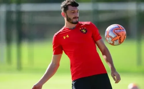 Sander, em treino no Sport, foi oferecido ao Fluminense — Foto: Anderson Stevens/ Sport