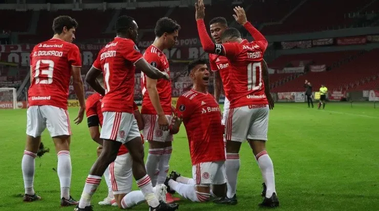 Na reestreia de Taison, Colorado goleou o Olímpia no Beira-Rio (Foto: Ricardo Duarte/Inter/Divulgação)