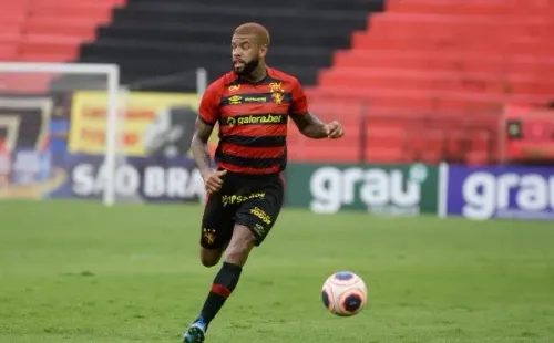 Júnior Tavares ganhou a preferência de Louzer – Foto: Site Oficial Sport Club do Recife – autor: Anderson Stevens