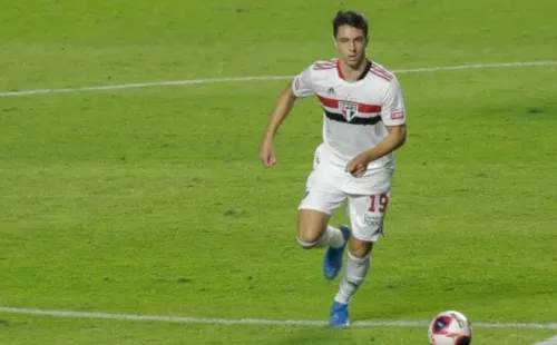 Shaylon: oportunidade no meio de campo (Foto: Marcello Zambrana/AGIF)