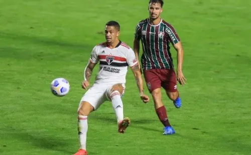 São Paulo x Fluminense em campo pela estreia do Brasileirão. (Foto: Marcello Zambrana/AGIF)