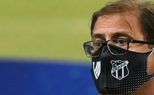 Guto: sob pressão no Ceará (Foto: Kely Pereira/AGIF)