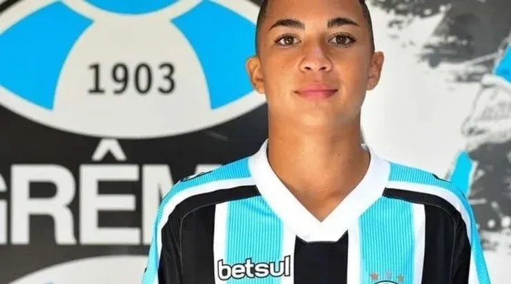 Brenno tem estatura muito baixa e busca evolução - Foto: Divulgação/Grêmio.