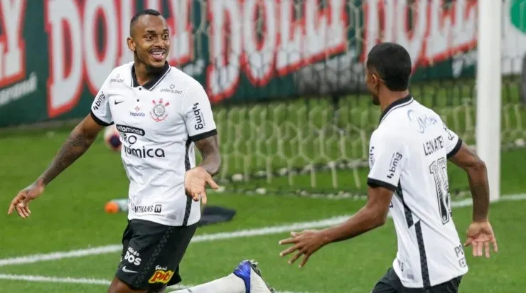 Jogadores do Corinthians comemoram gol (Foto: Marcello Zambrana/AGIF)