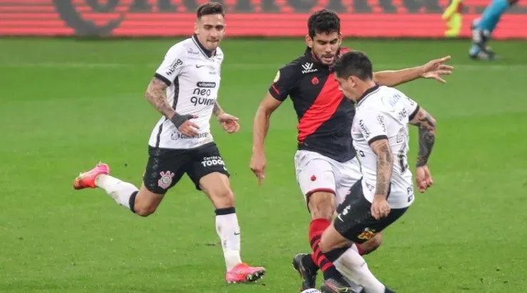 O Atlético-GO venceu a partida da Neo Química Arena por 2 a 0 (Foto: Marcello Zambrana/AGIF)