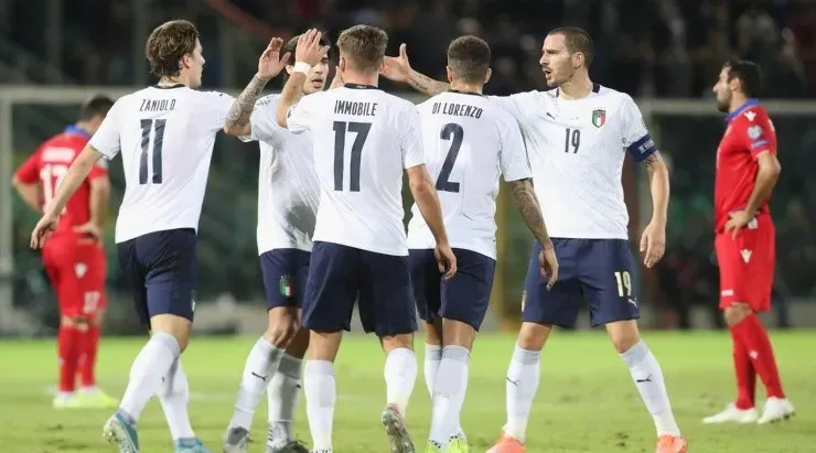 Jogadores da Itália comemoram gol (Foto: Getty Images)