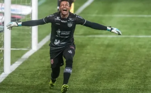 Diogo Silva, o nome da classificação do CRB. (Foto: Marcello Zambrana/AGIF)