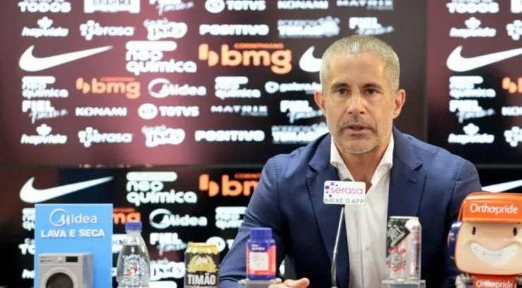 Sylvinho definiu a equipe titular para enfrentar o Palmeiras. Foro: Rodrigo Coca/ Corinthians