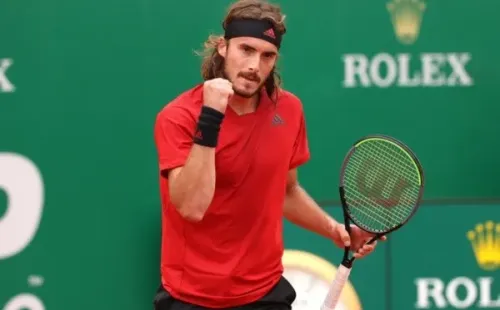 Comemoração de Tsitsipas. Foto: Getty Images